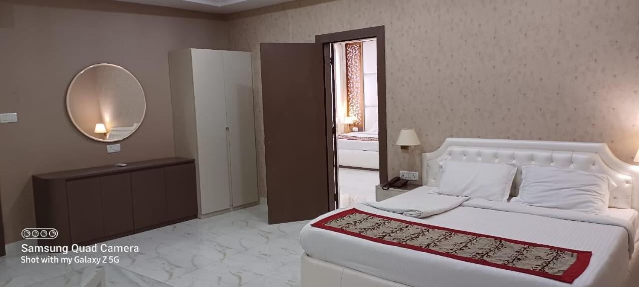 Ymca Seacom Inn 加尔各答 外观 照片